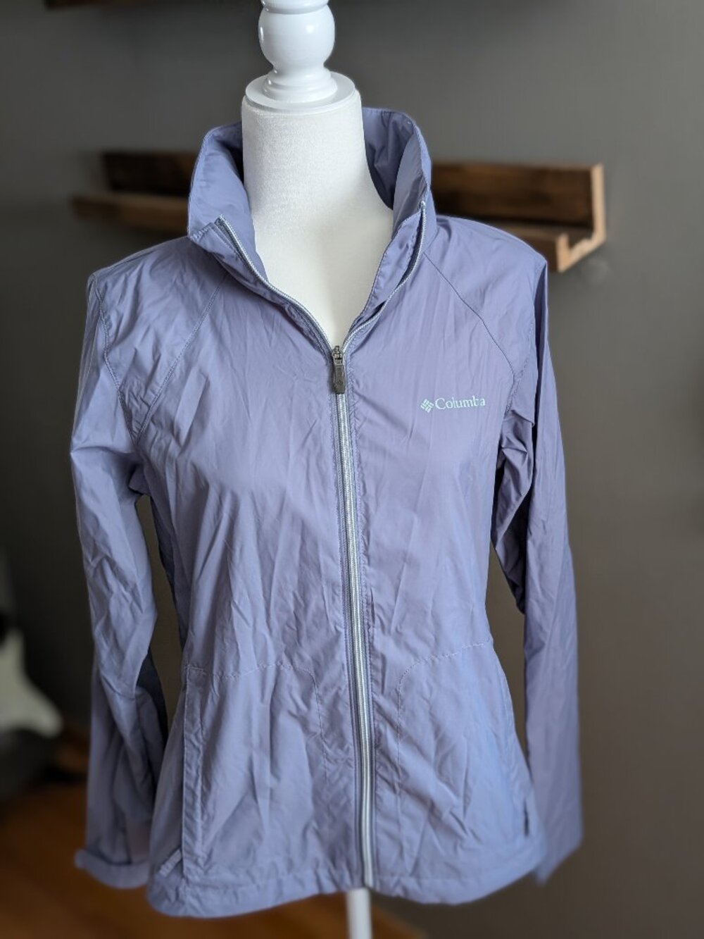 Columbia Periwinkle Purple Lightweight Windbreaker Jacket with Packable Hood Med